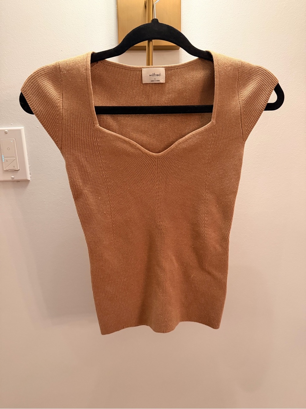 Aritzia - Wilfred Gold Knit V-Neck Cap-Sleeve Top